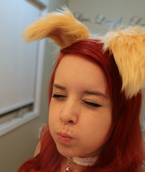 kittensplaypenshop:  Just made a pair of folded puppy ears! :3 Sorry for the crummy photos,it’s night time here! Been a while since I’ve made a pair, and this is my second ever. As you can see they are wired,allowing you to lift the ears up,or fold