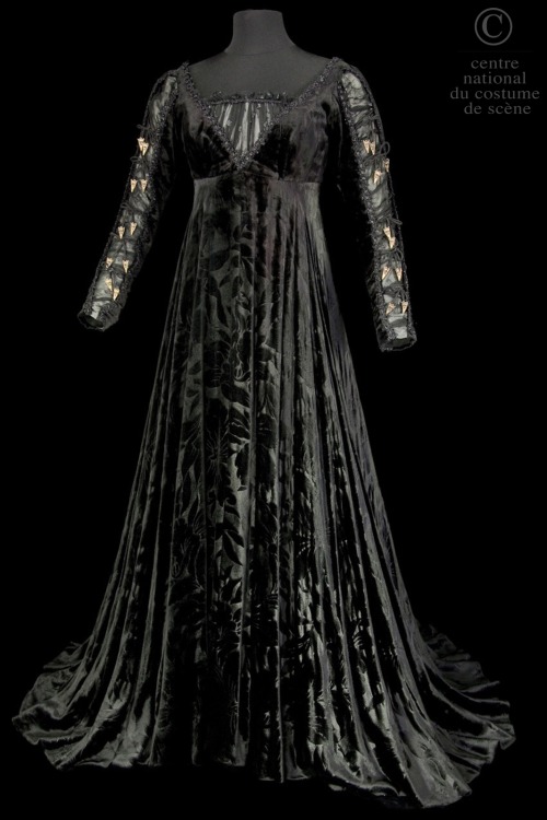 fripperiesandfobs:Costume designed by Jean-Pierre Vergier for Barbara Hendricks in the Paris Opera’s