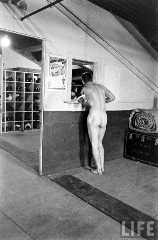 Porn photo gareleelove:Neb Vs Iowa Footbal-1937-Naked