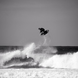 longboardsandsoftails:  @sealtooth takes his 5-8 #4 to new heights. Photo: @morganmaassen 