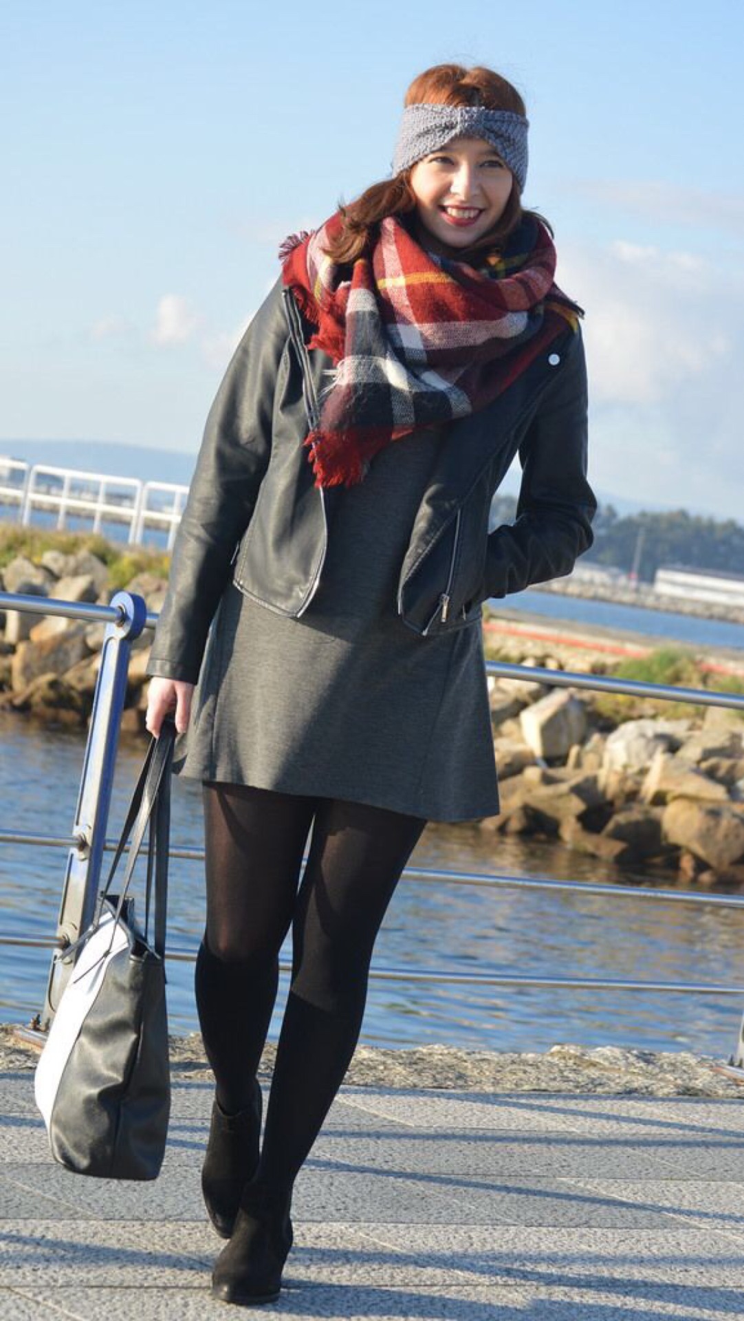 aurozz:  http://www.coco-smile.com/2015/12/grey.html