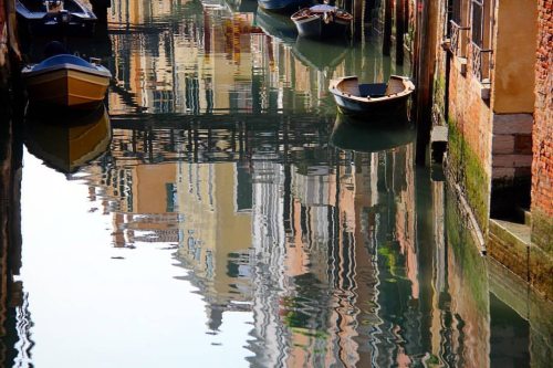 E quando lasciamo Venezia scopriamo che i nostri orologi hanno problemi a tornare di nuovo al tempo 