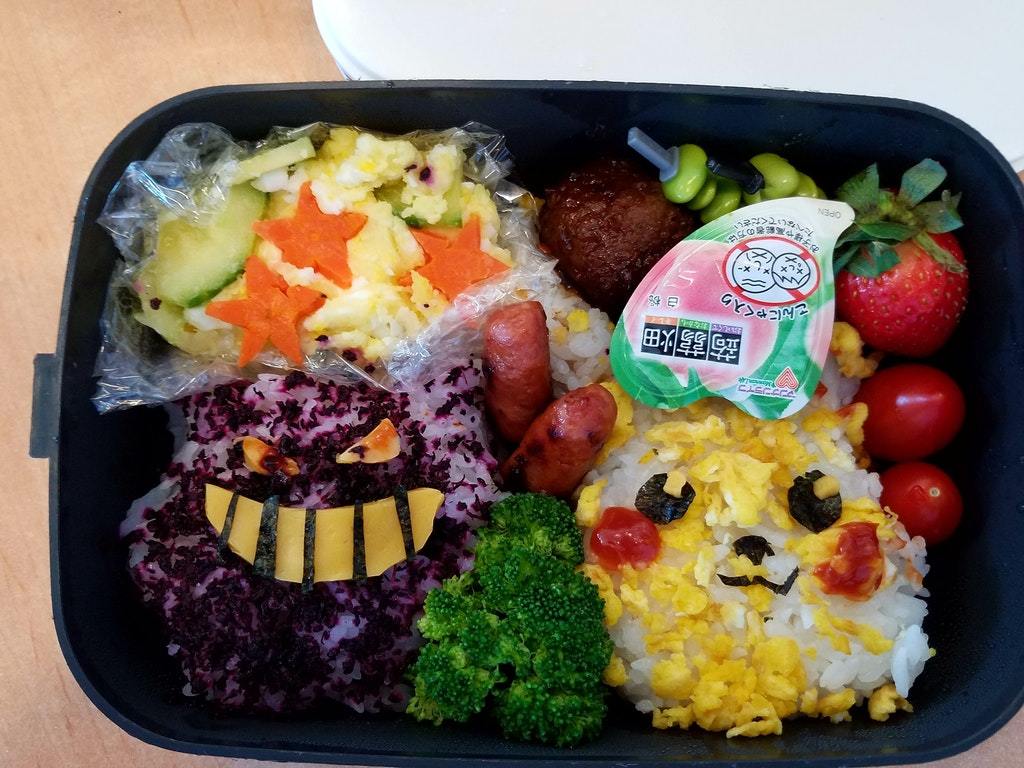 The Cupcakedex — Gengar and Pikachu bento box! Source