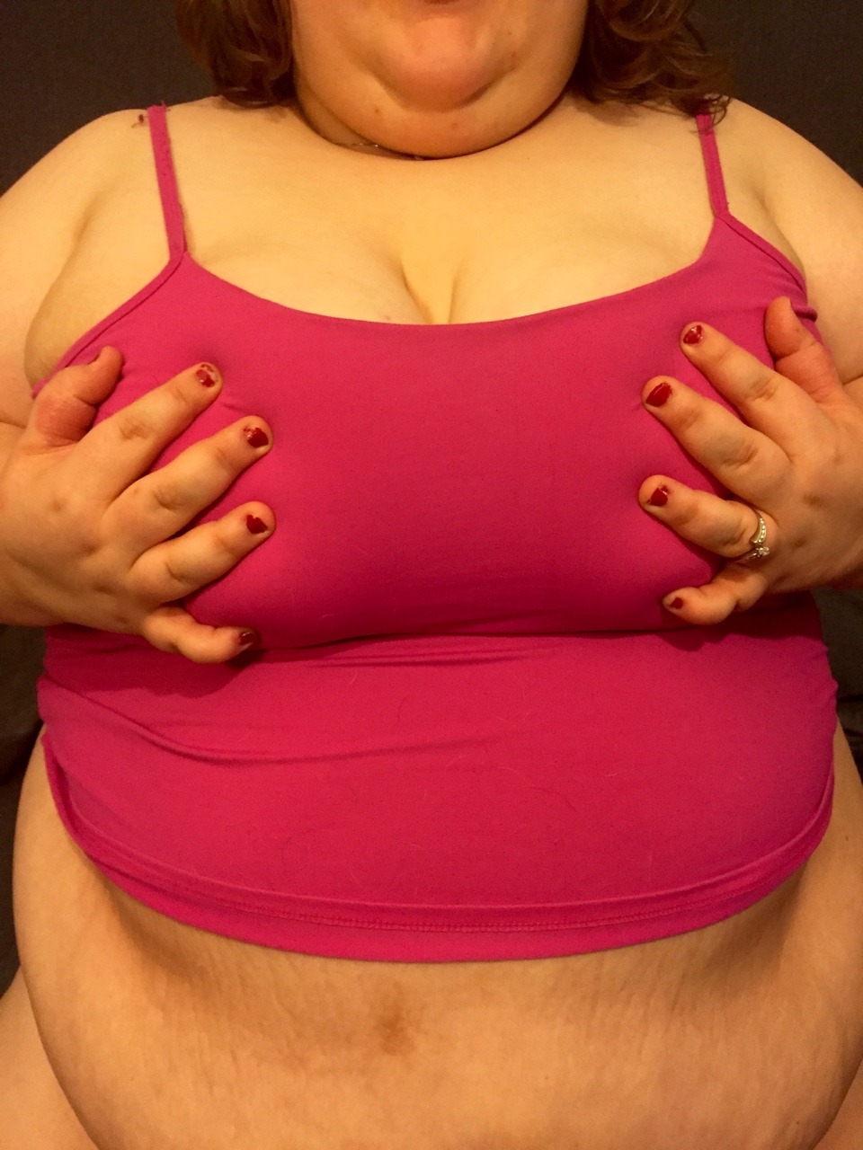 donniedarko369:  bigxgirlsxlovexsex:  Pink teases 💋💝👑🎂👸  Love it!!