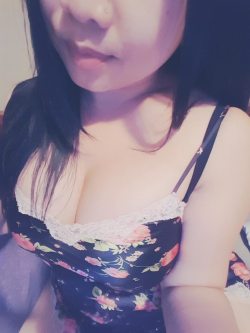 lovingbananaxoxo:  First time selfie on this