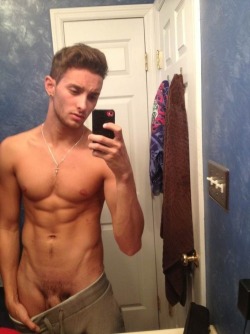 thebougiebrother:  My what abs you have(via Guys with iPhones) 