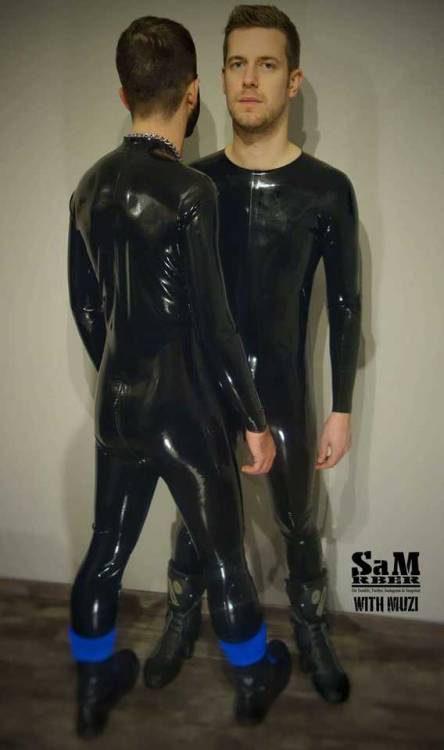 muzifetish: Ready in full rubber with my master @samrber for an hard bdsm session ! When I play with