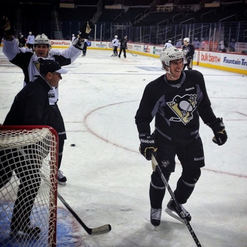 Sidney Crosby enjoying practice at MTS Centre today in Winnipeg. Jets vs Pens tonight. Sid the Kid&a