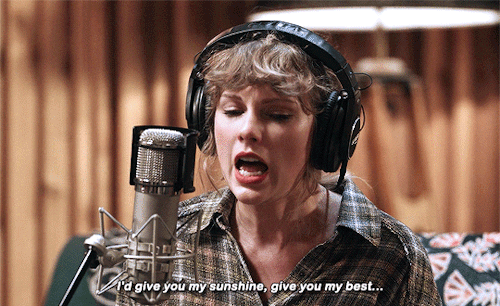 tayorswift:  But I’m a fire, and I’ll keep your brittle heart warmIf your cascade ocean 