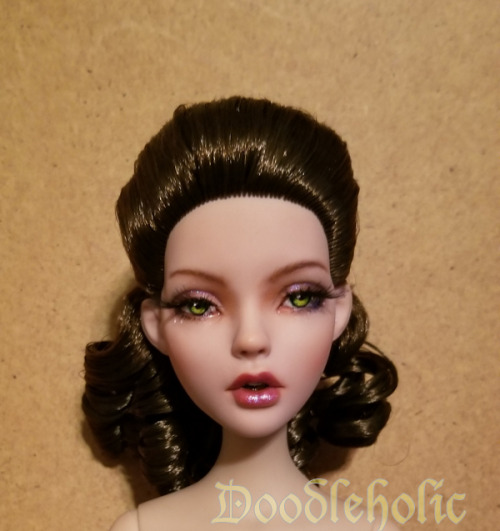 doodleholic:So, I bought a Tonner Deja Vu “Moonlit Romance” doll a couple of weeks ago for the expre