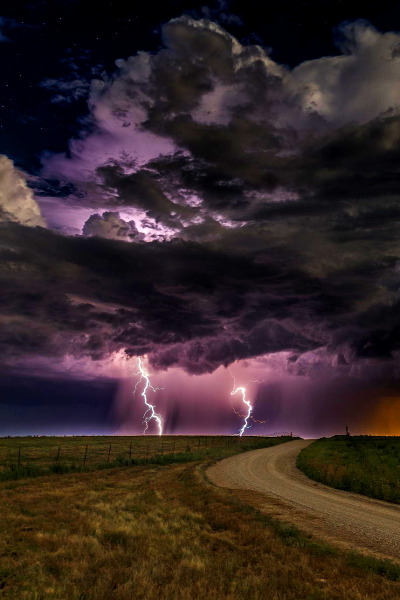 earthdaily:  earthdaily: Prairie Lightning by Christian Skilbeck)