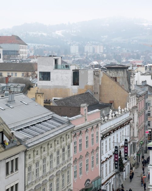 Jeroenapers:   Haus Am Taubenmarkt, Een Woning In Dakopbouw Op Taubenmarkt Te  Linz,