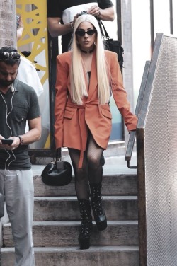 artpoppunk:Lady Gaga in New York today. SHE’S