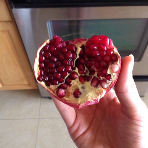 Pomengrant heart #fruit #seeds #color #realfood