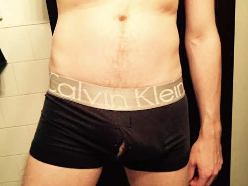 tylerthebadwolf:  gingerstrap:  Sunday. Old CK boxer briefs. Missing button.   Kik: gingerstrap   #me   Always buy button fly. 🤖