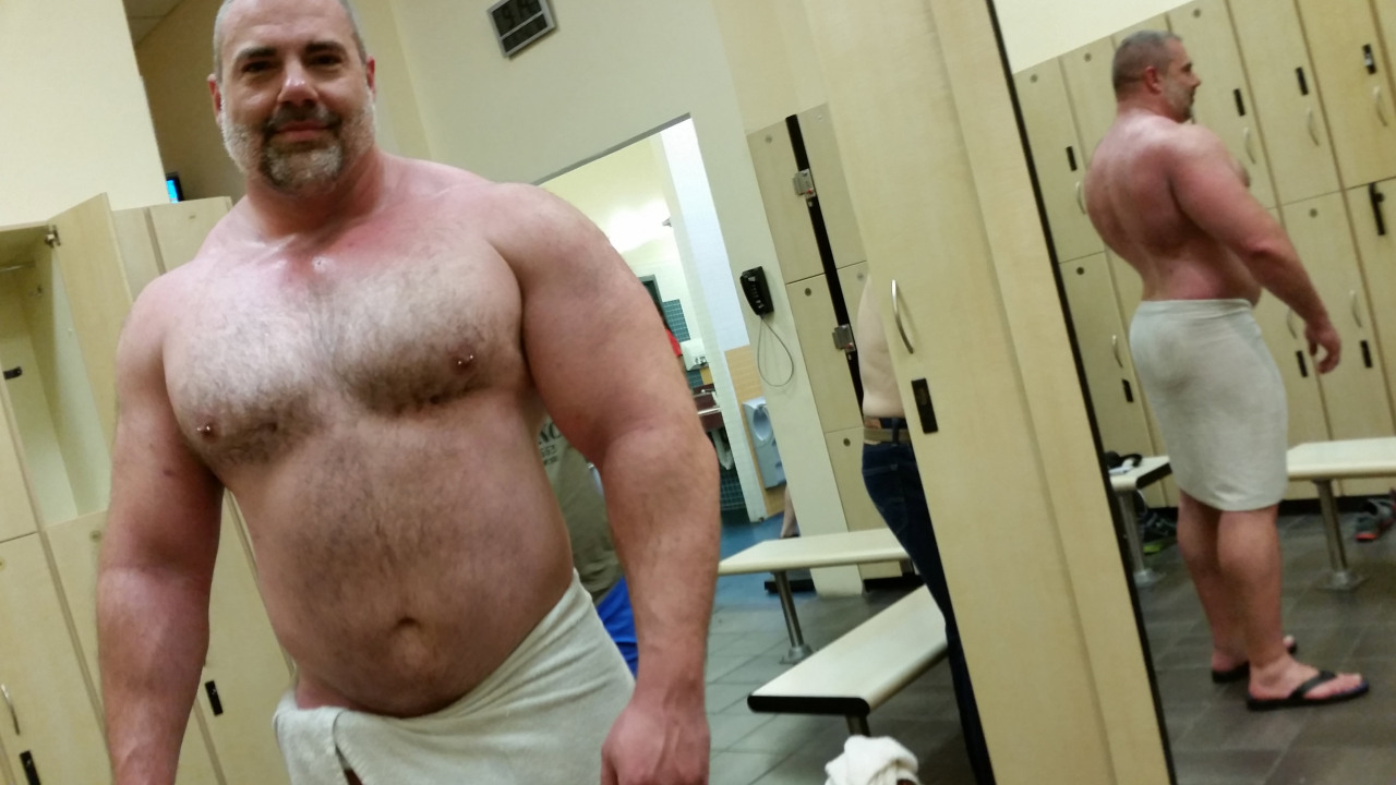 brutesndaddies:  noodlesandbeef:  Oh, hi Chuck.  Damn  No towels are needed.