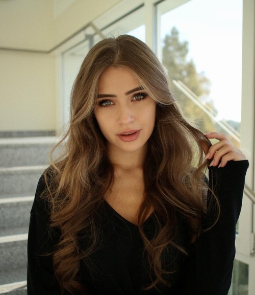 beautes-fatales: Anna Von Klinski
