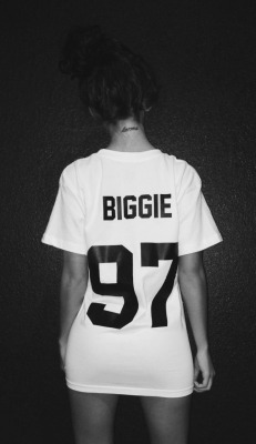 sweatstore:   GET THE BIGGIE 97 TEE→ Shop