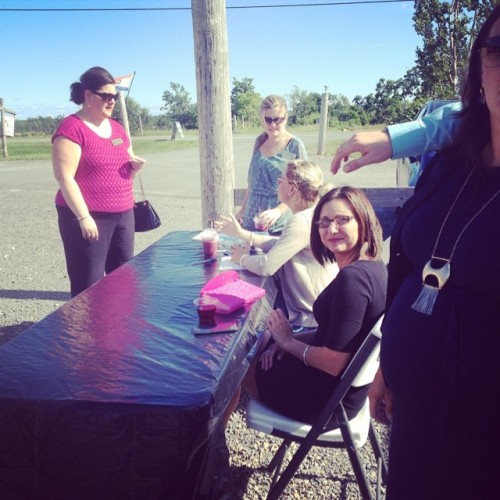 Ladies waiting to Register you at BAH #businessafterhours #coyotemoon (at Coyote Moon Vineyards)