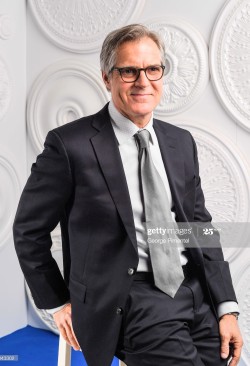 destin-friends:sziapuka:takahashikiyotaka:my favorite 3046👨‍❤️‍👨❤️🥰😍Love Henry Czerny….. he’s a MEGA DILF