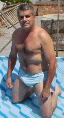 Homens maduros de sunga / Mature men in swimwear