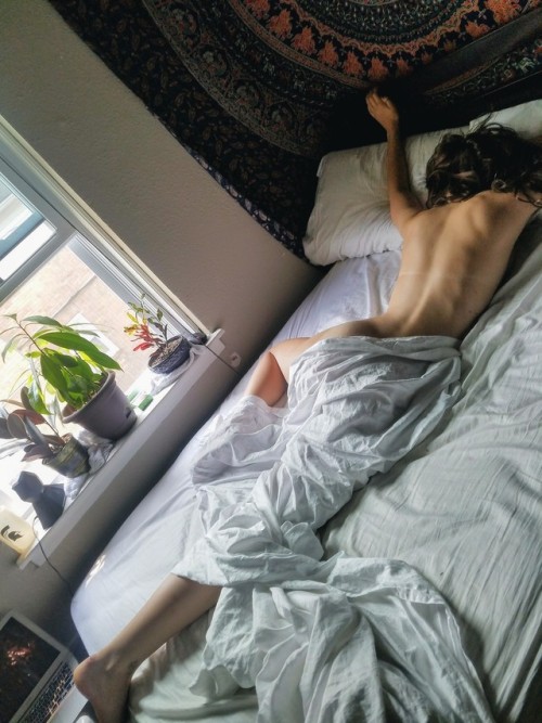 kneesocks-babe: A boy told me I was getting fat the other day, so here’s a picture of me I feel supe