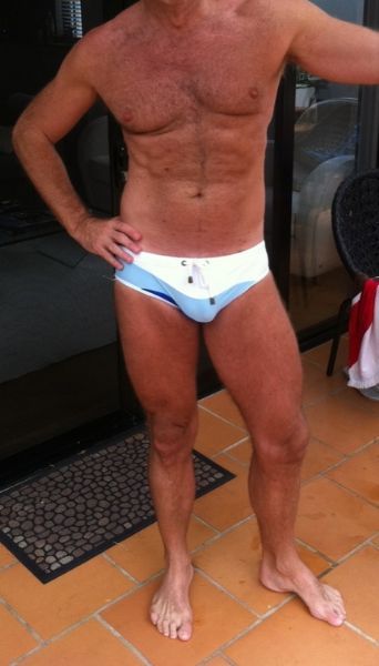 horny-dads:  Dad is ready for the Beach ;-)  horny-dads.tumblr.com   