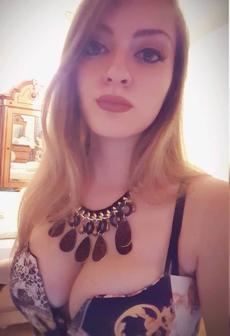 Busty Planet 🌍