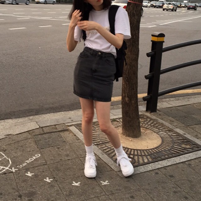 americanapparel:  unflavoredwaxedfloss20:by junsngwon http://ift.tt/1FRBgwmAA Skirts