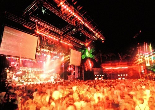 the-disney-elite: Disneyland’s Videopolis (June 1985 - June 1995)Wikipedia reports: Videopolis