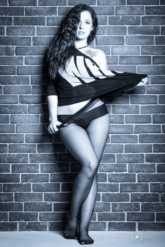 sweetbellabianca:another one in black &amp; white …. :D gorgeous!