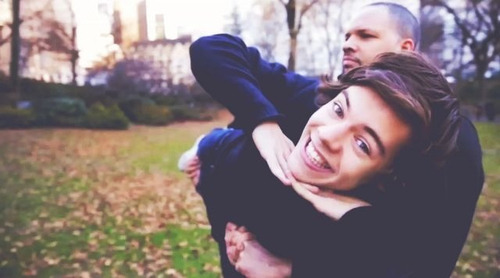 waitingupallnight41d:  Liam: I’m a ninja   Harry: I’m a cupcake    Liam: But