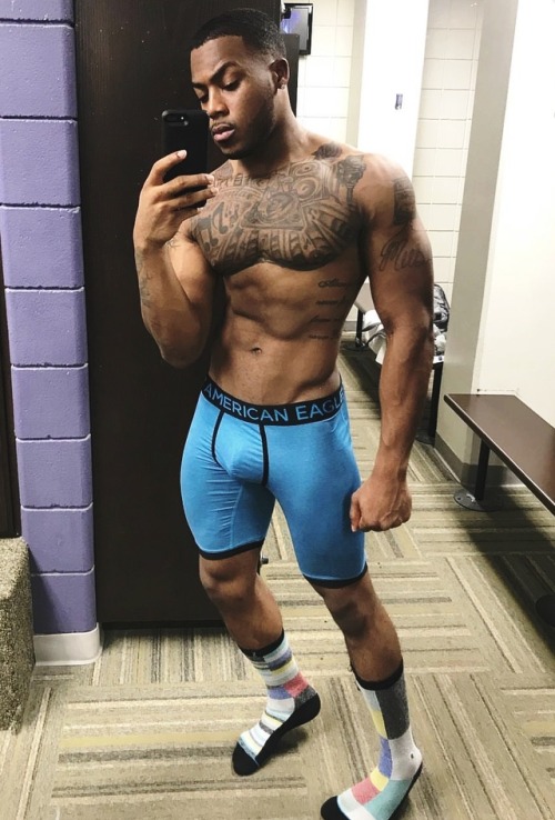 socksandskin:https://socksandskin.tumblr.com/