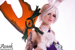 hotcosplaychicks:  Battle Bunny Riven by