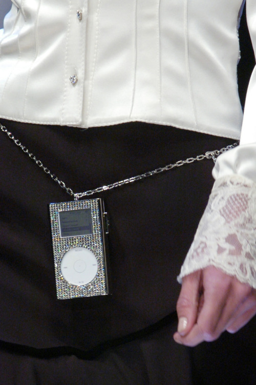 lelaid:  Valentino F/W 2005