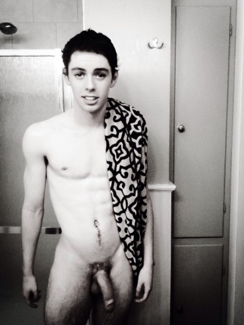 onlineexposer:Dillon is the hottest *_*http://dillonj94.tumblr.com/