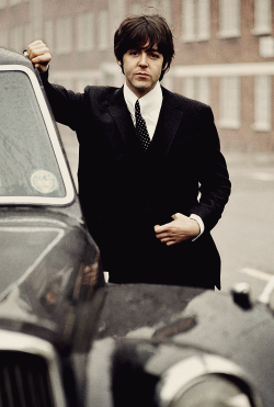 mccartneymadness:  Paul McCartney by Jean-Marie