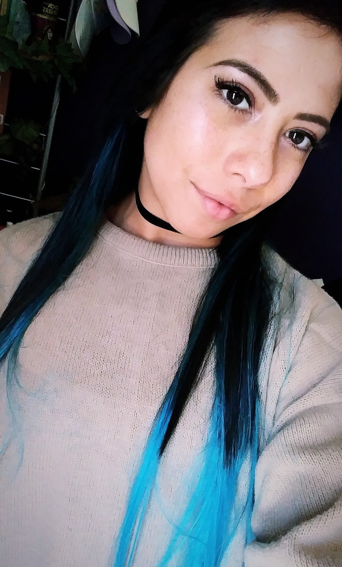 gabyfaace:  update: get you a girl who can do both ✂