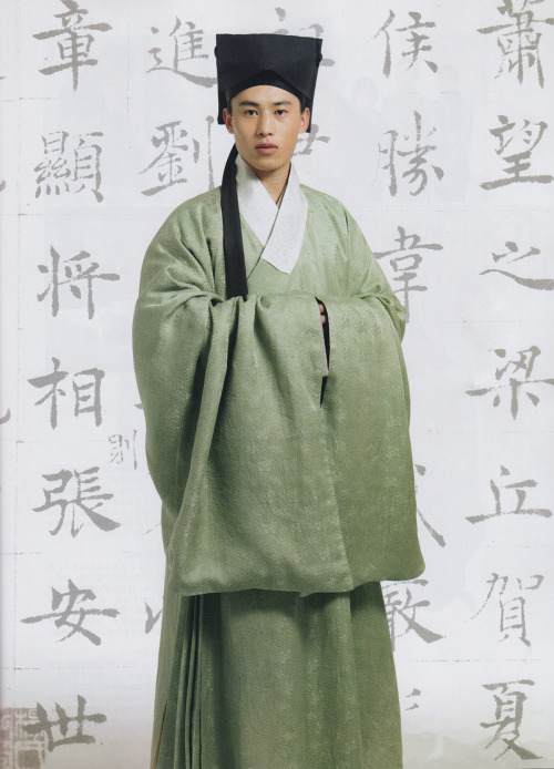 mingsonjia: 《男人裝FHM》1 圆领袍  Yuanlingpao (唐)2 直裾     Zhiju (汉)3 道袍     D