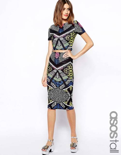 ASOS TALL Exclusive Printed Scuba SkirtSee what&rsquo;s on sale from ASOS on Wantering.