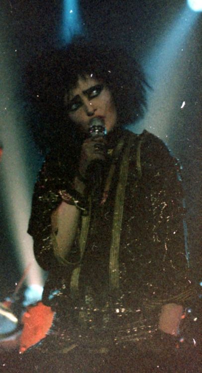 peeka-a-boo:  Siouxsie and the Banshees  Edenhal Amsterdam  April ‘86  
