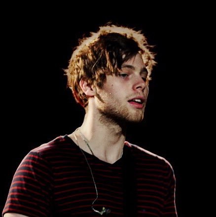 ashtonwrapped: ɪᴍ ɴᴏᴛ ᴏᴋᴀʏ