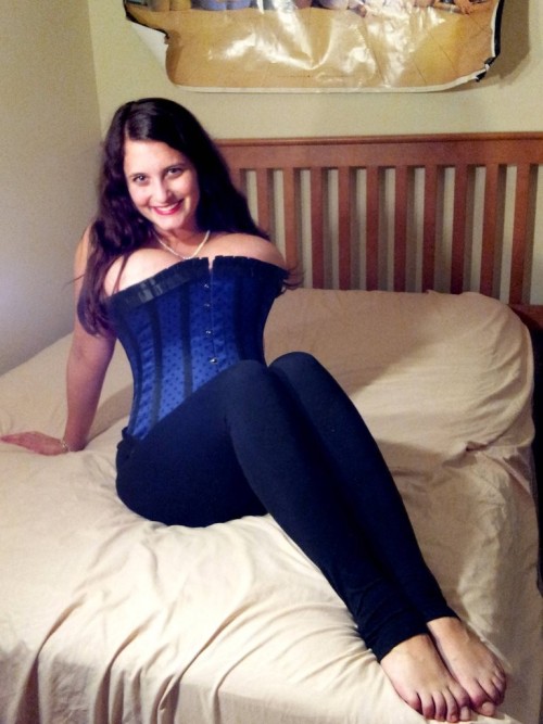 volumenformasfetiches:  http://volumenformasfetiches.tumblr.com/ Amateur Huge Boobs. 
