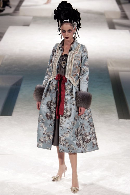 gugatraum: lelaid: Nicole Trunfio at Christian Lacroix Haute Couture F/W 2005 mooood