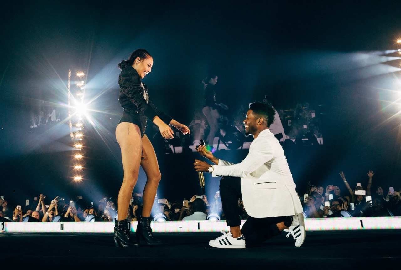 themochagoddess:  beyhive4ever:  Beyoncé’s dancer Ashley Everett gets proposed