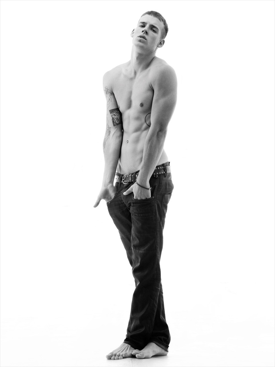 guyscandy:  malemayhem:    . 