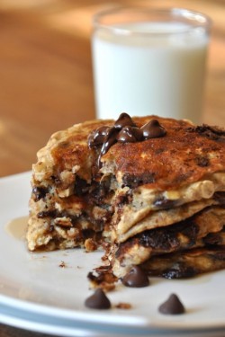 wondrousfood:  Chocolate Chip Oatmeal Pancakes