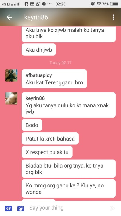 Hahaha kesian ko. Bodoh emo tak bertempat. Kadang2 bila kita send mesej tu tumblr or line lembab. Bo