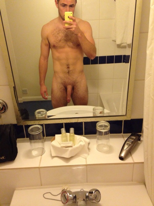 Porn Pics straightdudesexting:  21 year old straight