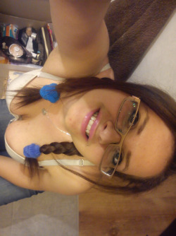 hotties-with-glasses:  Hottie with Glasses